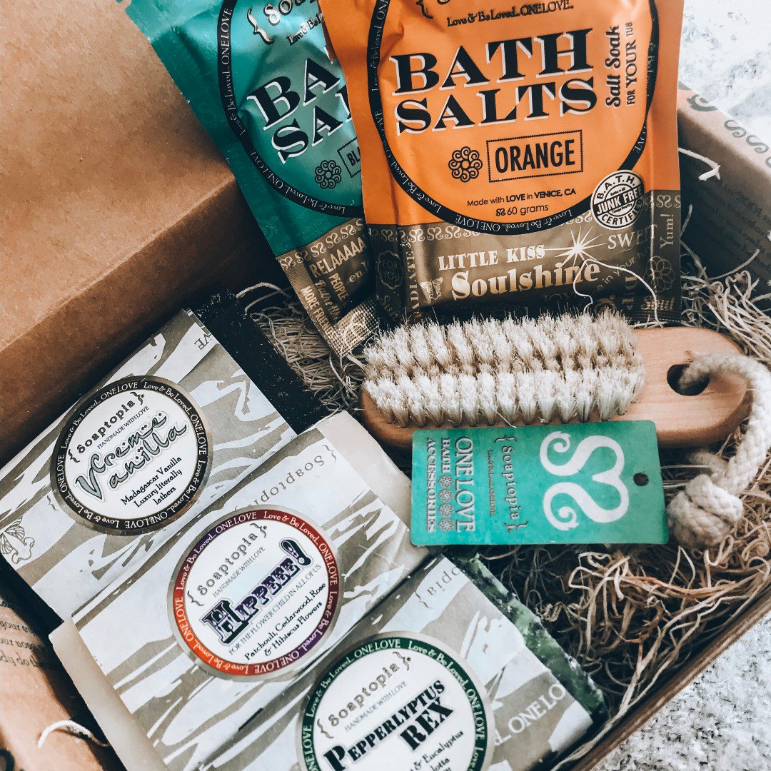 Soaptopia's tweet image. May good luck be with you wherever you go, and your blessings outnumber the Shamrocks that grow! Get lucky with our variety packs of cold press soap made with love just for you! 50% off today only. Minimum purchase $50. 
Code: SHAMROCK
#love #soap #gift #natural #lucky