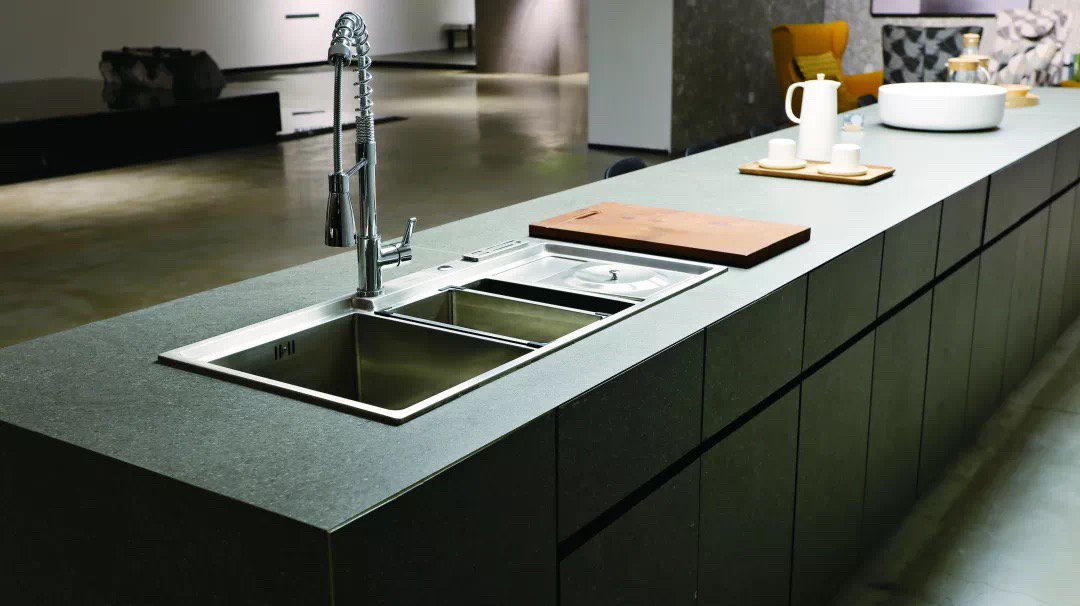 meshbuiding's tweet photo. #contemporary #stone #design #porcelainslab #countertops and #cabinet #cladding 
.
.
#tile #toronto #commercial #contractor #custom #customhomes #fabrication #fireplace #flooring #furniture #furnituretop #wallcoverings #stone #surface #slab #bookmatch #vein #mable #modern https://t.co/zX5GOH6Wj1