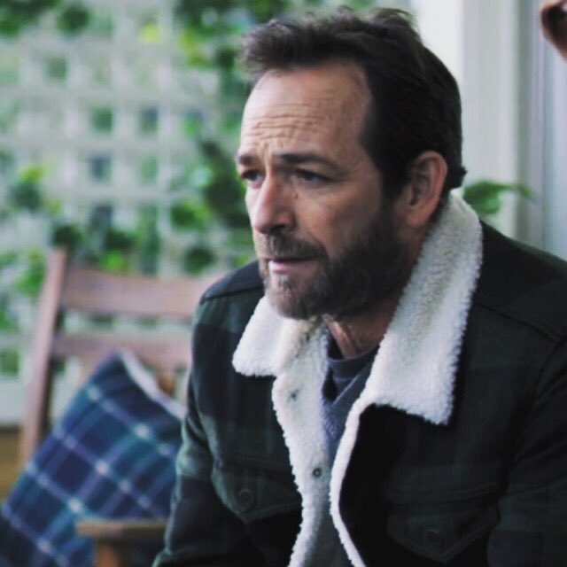 blogfix24's tweet photo. @Sfigatto "La felicità ha una caratteristica inconfondibile: mentre la provi, hai paura." #LukePerry https://t.co/bquA3iMfQa