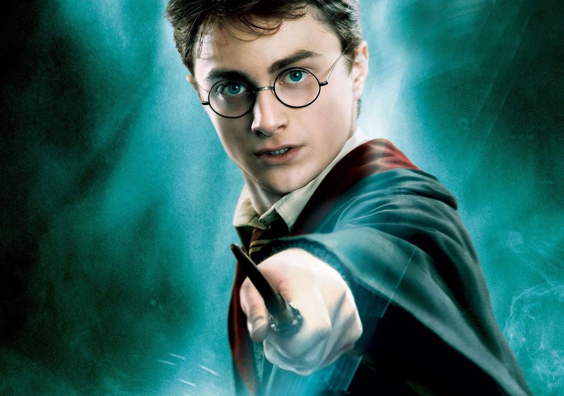 Hogwartssite's tweet photo. ¿Qué personaje te gusta más? 

RT - Hermione Granger
Me Gusta - Harry Potter

¡Que comience la batalla! ⚡️ https://t.co/YOhK0VvcXq