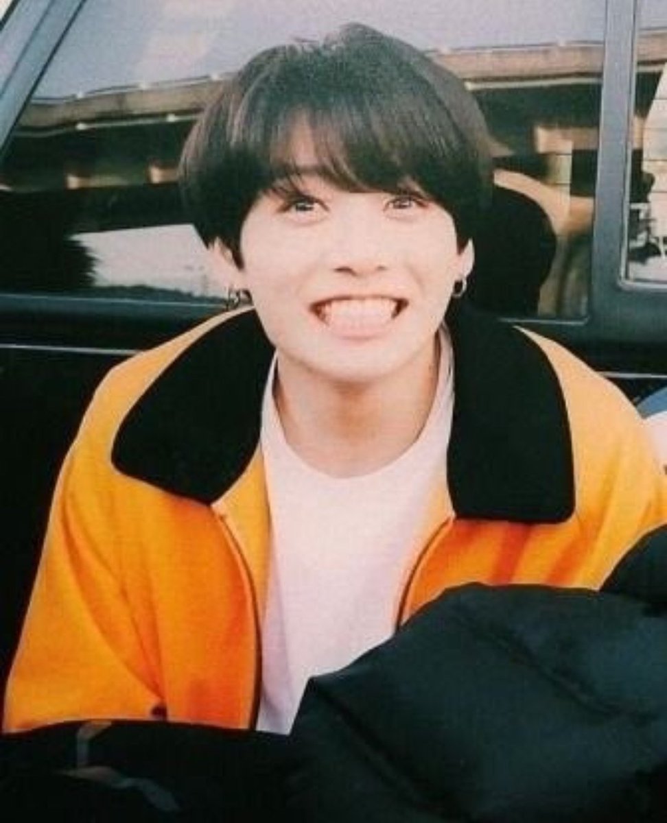 TXT_boyzz's tweet photo. Look at this "big brother" i can't believe he is officially hyung now❤️
He will be perfect hyung to our babyes❤️
#TOMORROW_X_TOGETHER #TXTisComing #Jungkookhyung
@TXT_bighit @BTS_twt https://t.co/xotaVHUfN3
