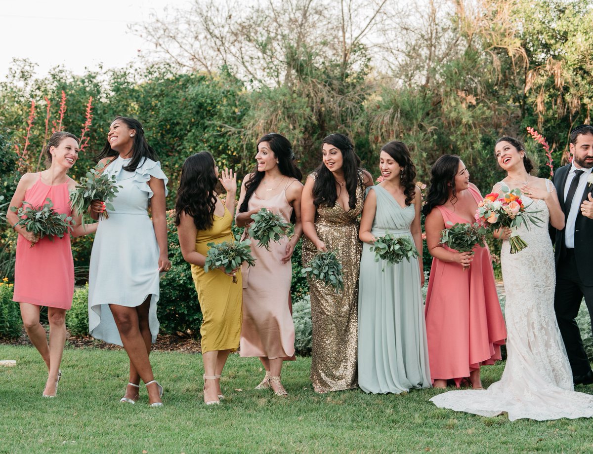 As this week starts, you may be thinking about your bridal party look. From having dresses and colors match to letting everyone have their own unique style. Make sure your party reflects what YOU want from your day!
.
.
.
.
.
#texaswedding #bridalparty
#lisahausephotography
