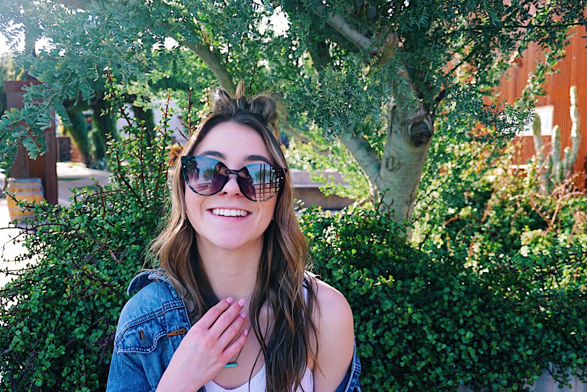 blevinschan's tweet photo. all smiles 🌿✨ https://t.co/fzunyB9clA