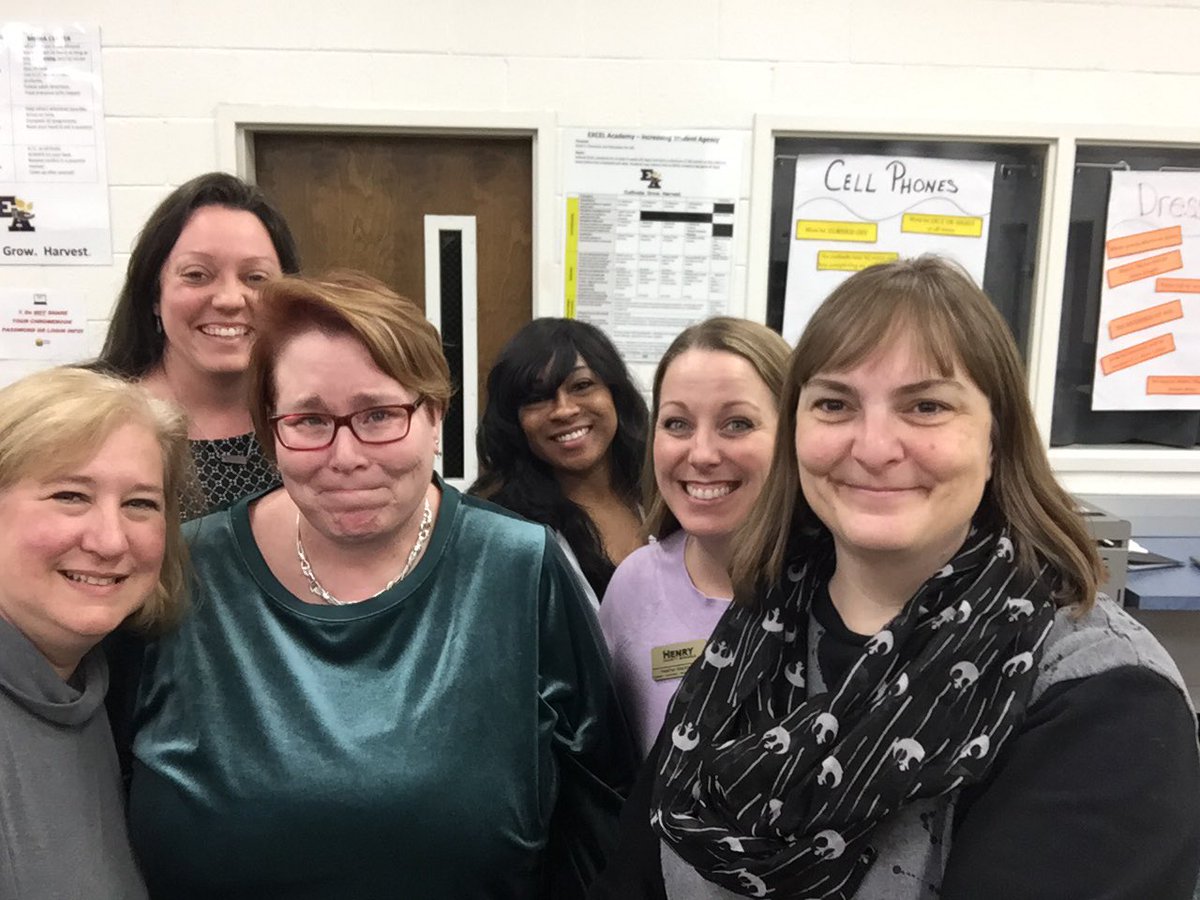 Histocrats's tweet photo. One of the perks to judging @NHDGeorgia projects is spending time with these awesome folks! @SocialSt_HCS @FlippenPL1 @NinaKend @sheppard06 https://t.co/Ok473RAjAw