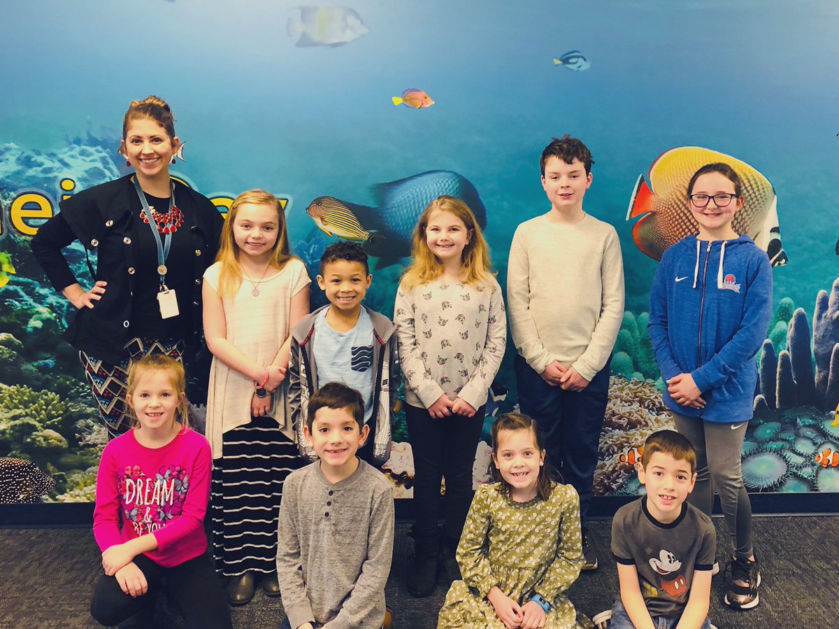 FCE_Art_Studio's tweet photo. Congratulations to this wonderful group of artists! They will represent FCE by having their paintings displayed at the annual Holliday Park Natural Images Art Show this month! #FCEfish #hollidaypark #elementaryart #proudteacher https://t.co/Xw7c7V3e9D