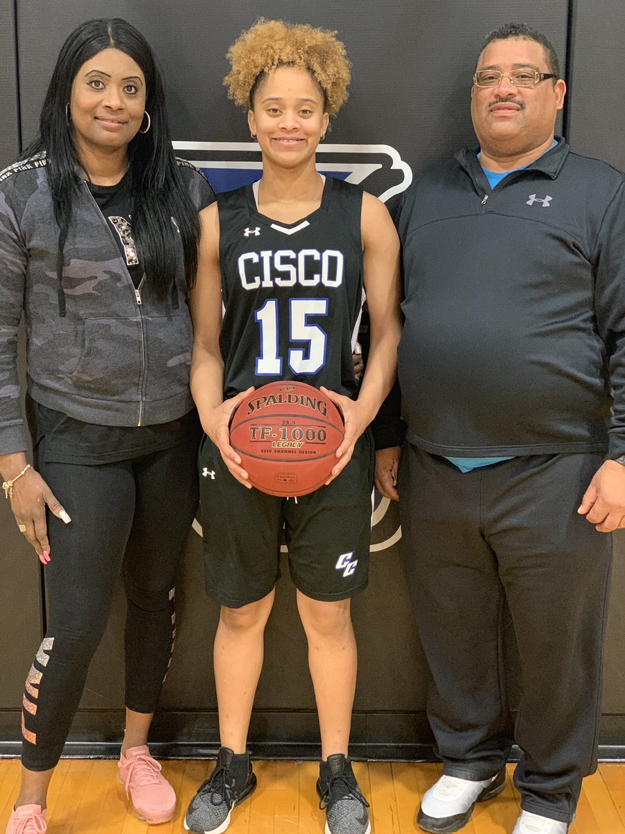 BabyLex15's tweet photo. Had a great time at Cisco College #CC and I will be continuing my basketball career here. I just want to thank God, my parents and all the coaches that helped me to get this far. #Committed https://t.co/YNkS5SsyAe