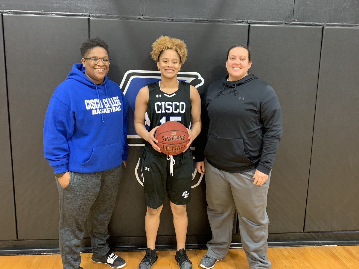 BabyLex15's tweet photo. Had a great time at Cisco College #CC and I will be continuing my basketball career here. I just want to thank God, my parents and all the coaches that helped me to get this far. #Committed https://t.co/YNkS5SsyAe