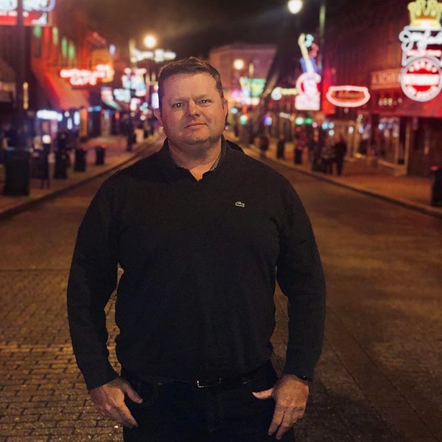 Hot blues, hot bbq, icy cold Beale Street! ift.tt/2C5KFb1