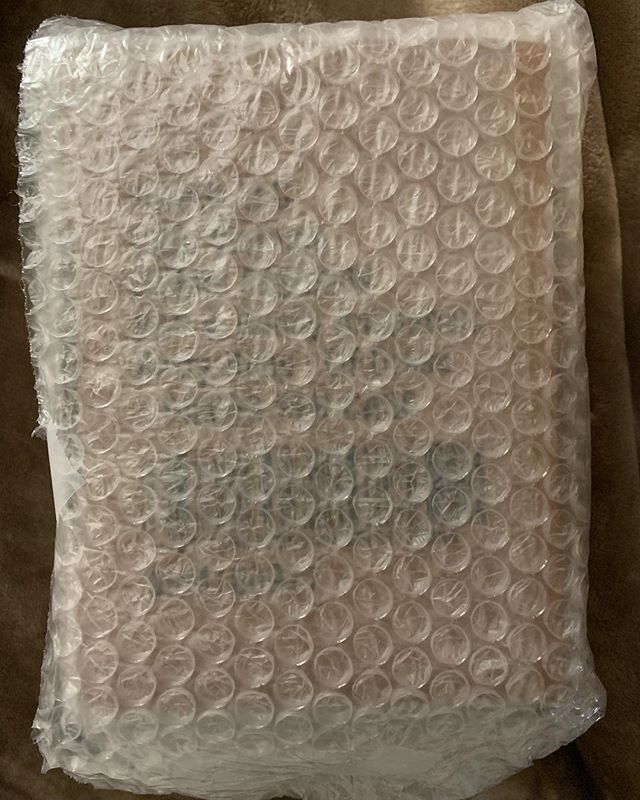DisTrackers's tweet photo. I wonder whatโs inside? ๐ #NotOreos https://t.co/665JbWyRGM