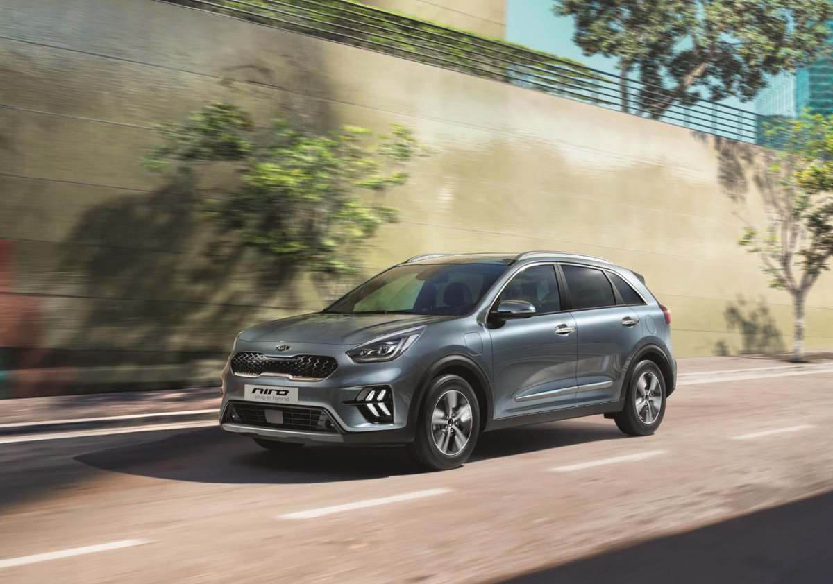 SCLMAG_'s tweet photo. KIA revelará en @GimsSwiss su próximo crossover #Niro híbrido e híbrido enchufable.⚡️Estos modelos ofrecen tecnología telemática #UVOCONNECT capaz de conectar a los conductores de todo el mundo entre ellos.💥🙌 @Kia_Chile @KiaPrensa_ES @kiafrance https://t.co/dggWEUspnZ