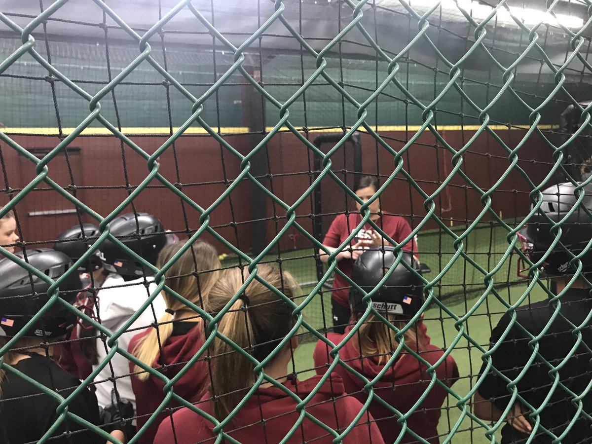 DBATKeller's tweet photo. @CHSChargerSB in the house out of the cold this afternoon. Always fun hosting the local high schools. #ChargersSoftball #InsidePractice #BetterThanYesterday https://t.co/oub92M8DzS