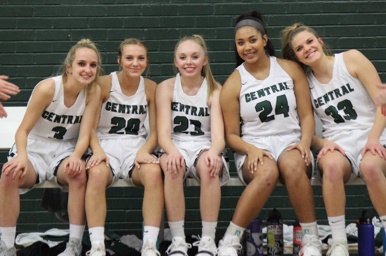 oliviaa_ms's tweet photo. h18bd @chloepaharik !!!!! i love you so so much, and so glad you’re my 1 and i’m your 5 🤩 Last weekend playing together so let’s have fun🤪🙈 EXPECT 18 PINCHES #streaks #ceceshotter #centralwho https://t.co/TjAz2L8qNG