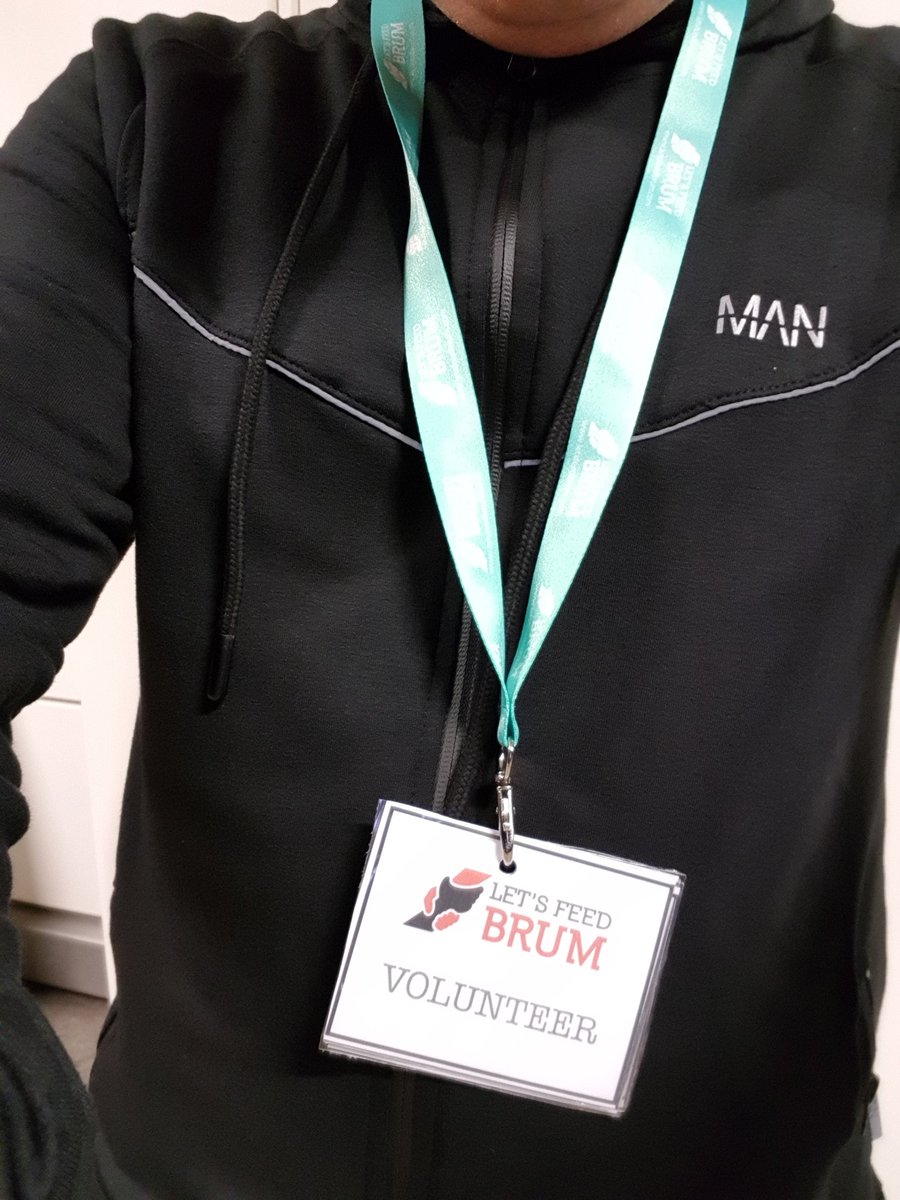 adamhayes900's tweet photo. Lots of positive chats with people utilising the @letsfeedbrum volunteer service this evening.
Thank you to our team leader @hattiedsouza 👊
#LetsFeedBrum #LoveBrum #Charity #HelpTheHomeless #Birmingham https://t.co/YVbkgisDyC