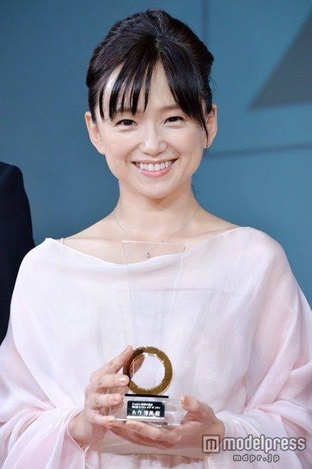 Yokoi 永作博美 の話に戻るがこの人もpc春らしく 自分との共通点は顔タイプフレッシュのみなのだけど 高明度清色が似合ってるぽい点とかは多分同じ そして前髪 軽く流しであるほうがやはり良さそう ワンレン前髪なしのことが多いよねこの方 見てよ一枚目 Yokoi 永作博美 の話に戻るがこの人もpc春らしく 自分との共通点は顔タイプフレッシュのみなのだけど 高明度清色が似合ってるぽい点とかは多分同じ そして前髪 軽く流しであるほうがやはり良さそう ワンレン前髪なしのことが多いよねこの方 見てよ一枚目