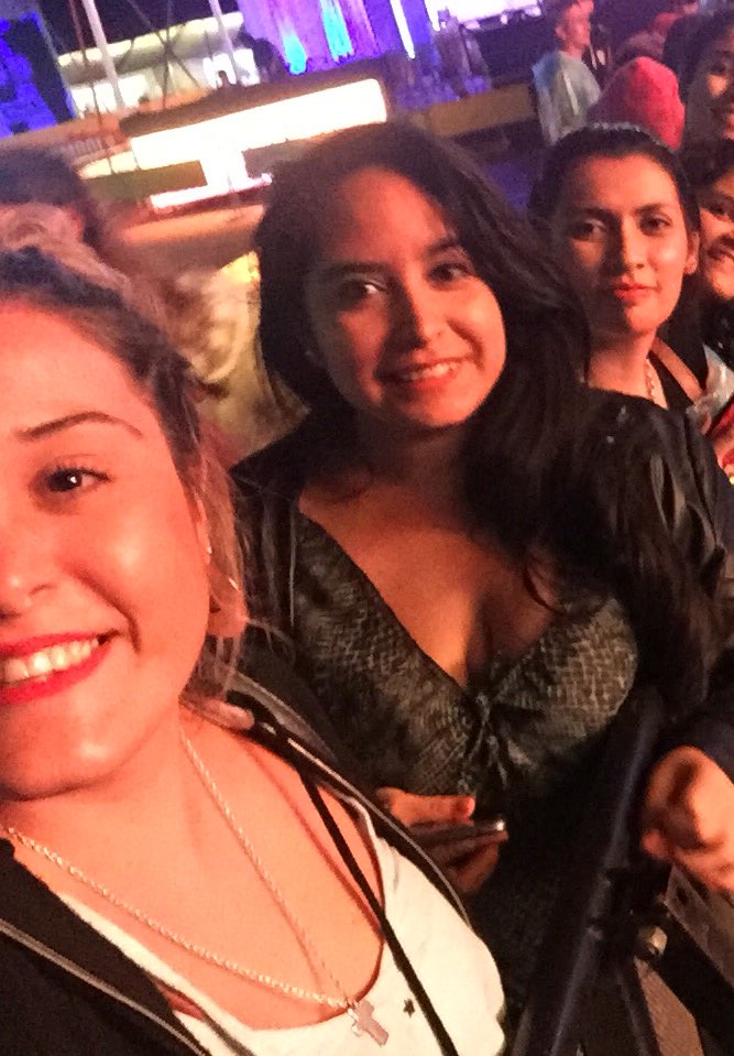Flory34976392's tweet photo. @Los40ar @AxelOficial Y estas tucumanas quieren seguir de giraaaa !! #Axelenlos40 !! @solgomez95  @NooeGallardo https://t.co/HIwCSqvBUL
