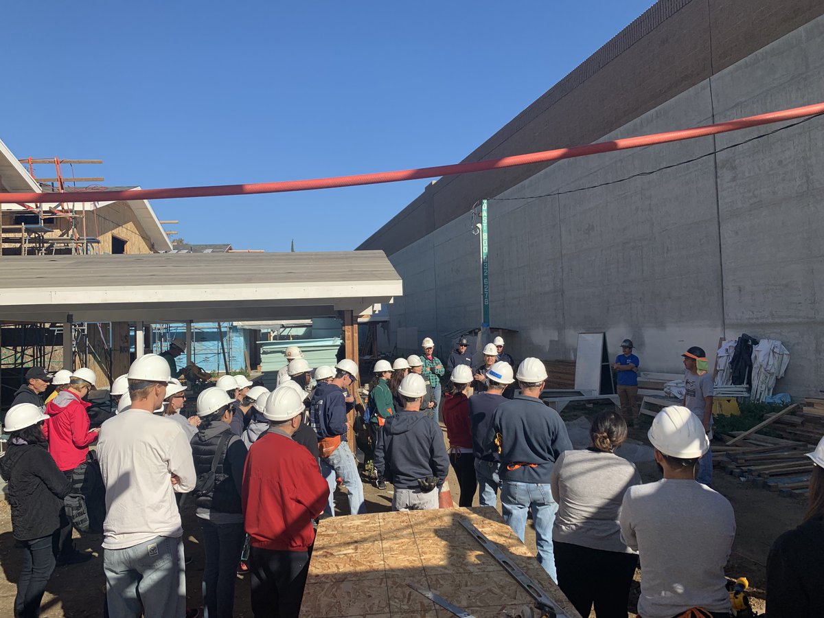 HabitatLA's tweet photo. So great to have volunteers from Presbytery of the Pacific back out building with us recently. Thank you for your ongoing support! #BuildingInFaith #TeamWorkMakesTheDreamWork #LookHowCloseWeAre #CulverCity #Affordable #Housing #BuildLA https://t.co/5PiJ10ILza