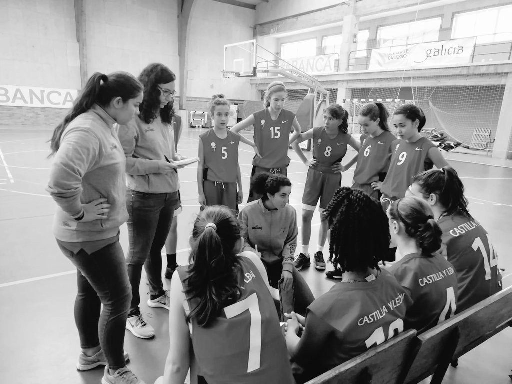 mariaps16's tweet photo. Primer torneo para la @FBCyL'07. Gran experiencia para trabajar, aprender y crecer como EQUIPO. Orgullosa de su lucha, esfuerzo y actitud. #mini2019 https://t.co/IE2Qxfwzck