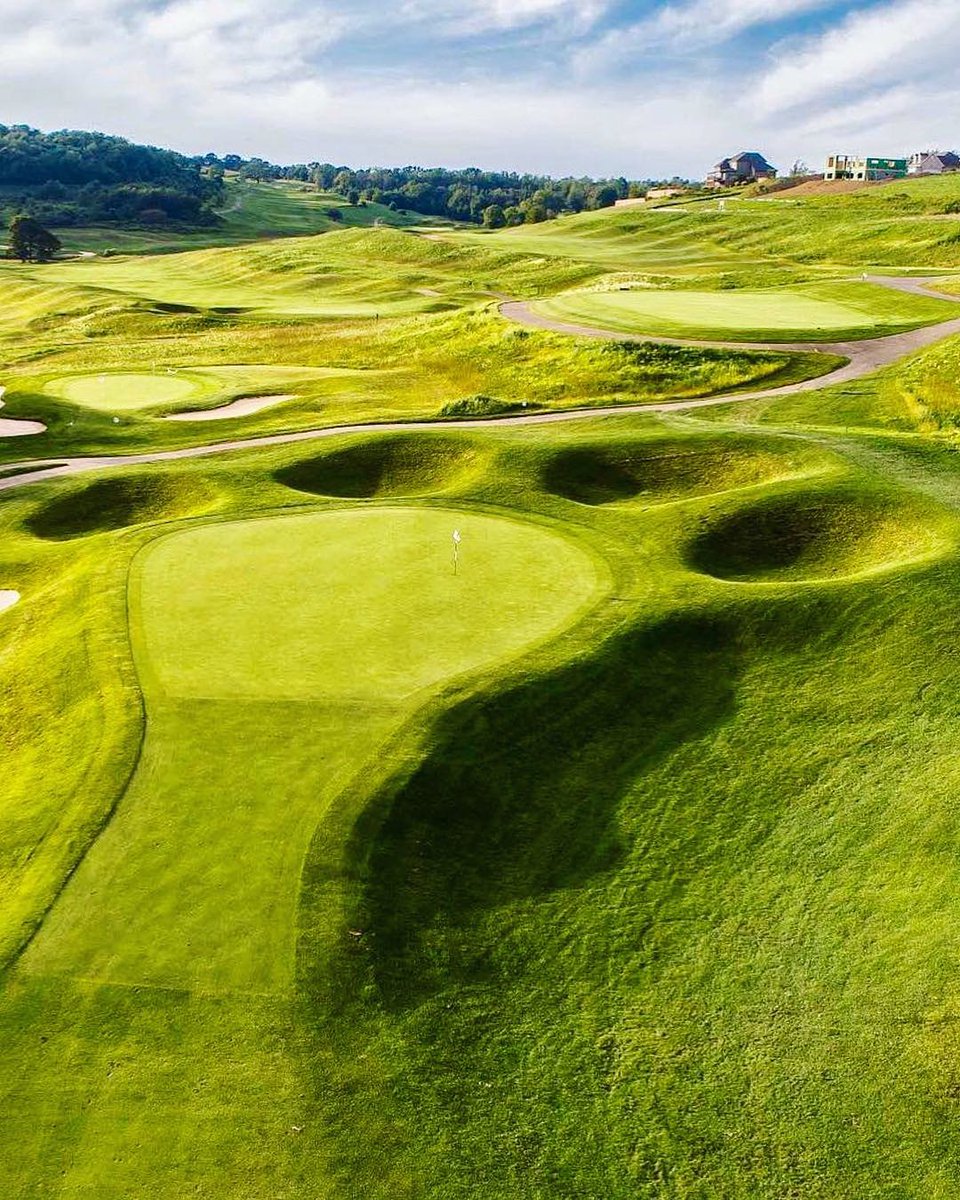 When the course designer is a dog lover. 🐾🐶⛳ #GOLFERAID

📷: pjkoenig (IG)