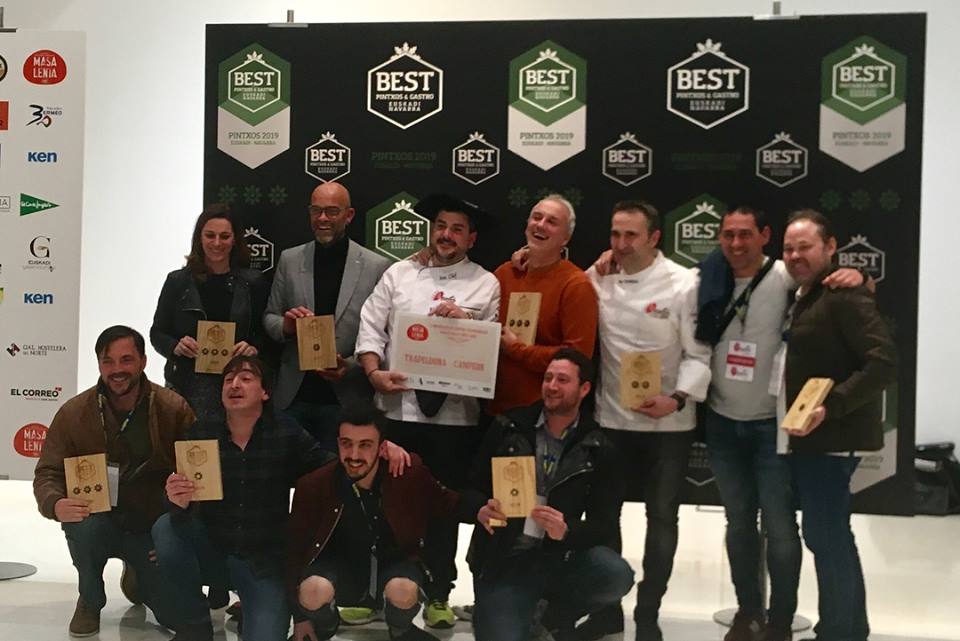 LaRutaSlow's tweet photo. ¡Pues ya tenemos la Guía de Pintxos puntuable de Euskadi y Navarra! El #BestPintxosGastro de @GastroMiniature reconoce a establecimientos singulares, recomendados y con 1,2 y 3 #EguzkiLore Ikusteko: https://t.co/vUUBTmBCWj https://t.co/tH0xrTKwVS