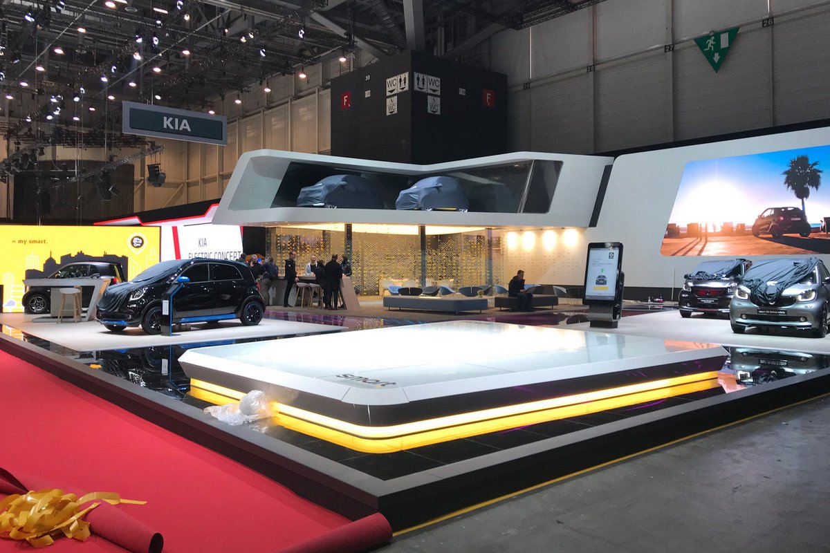 AutomobileActus's tweet photo. #News - Découvrez les images des préparatifs du @gimsswiss 2019 à quelques heures du début des journées presse ! 
RDV dès jeudi pour l’ouverture au public du #GIMSSwiss2019 ! #GIMSSwiss https://t.co/JDOxERNg9l