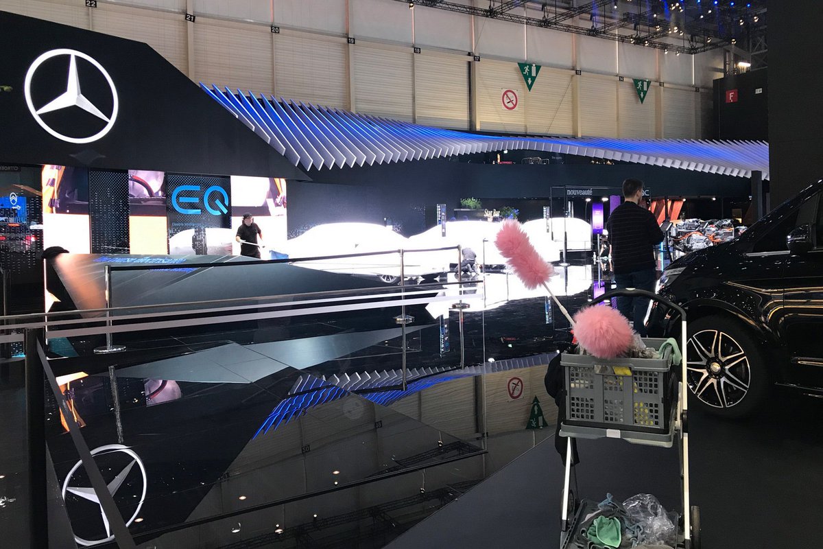AutomobileActus's tweet photo. #News - Découvrez les images des préparatifs du @gimsswiss 2019 à quelques heures du début des journées presse ! 
RDV dès jeudi pour l’ouverture au public du #GIMSSwiss2019 ! #GIMSSwiss https://t.co/JDOxERNg9l