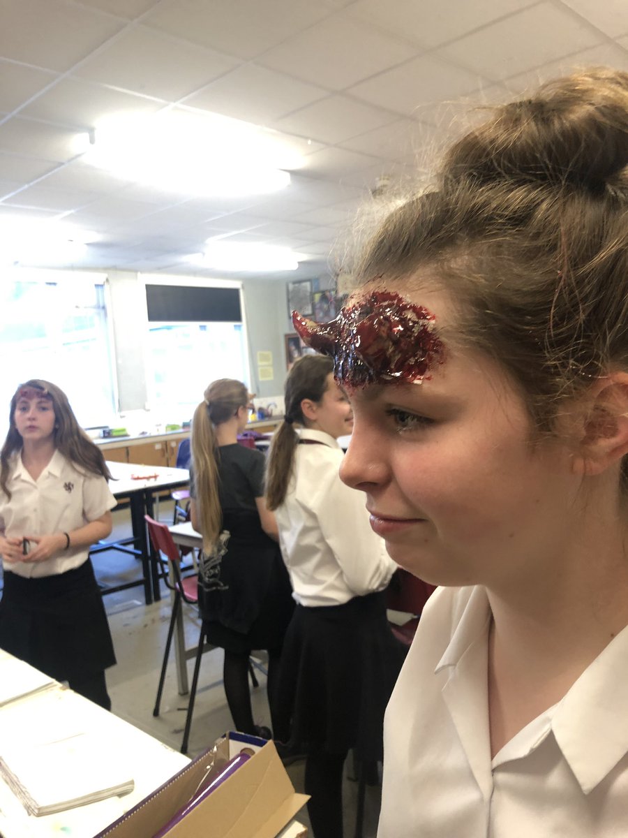 RAAArt2's tweet photo. Some fun horn making tonight in the horror club @RAASchoolGatton  the more gore the more fun 😈 #blood https://t.co/jsXkhG9Sph
