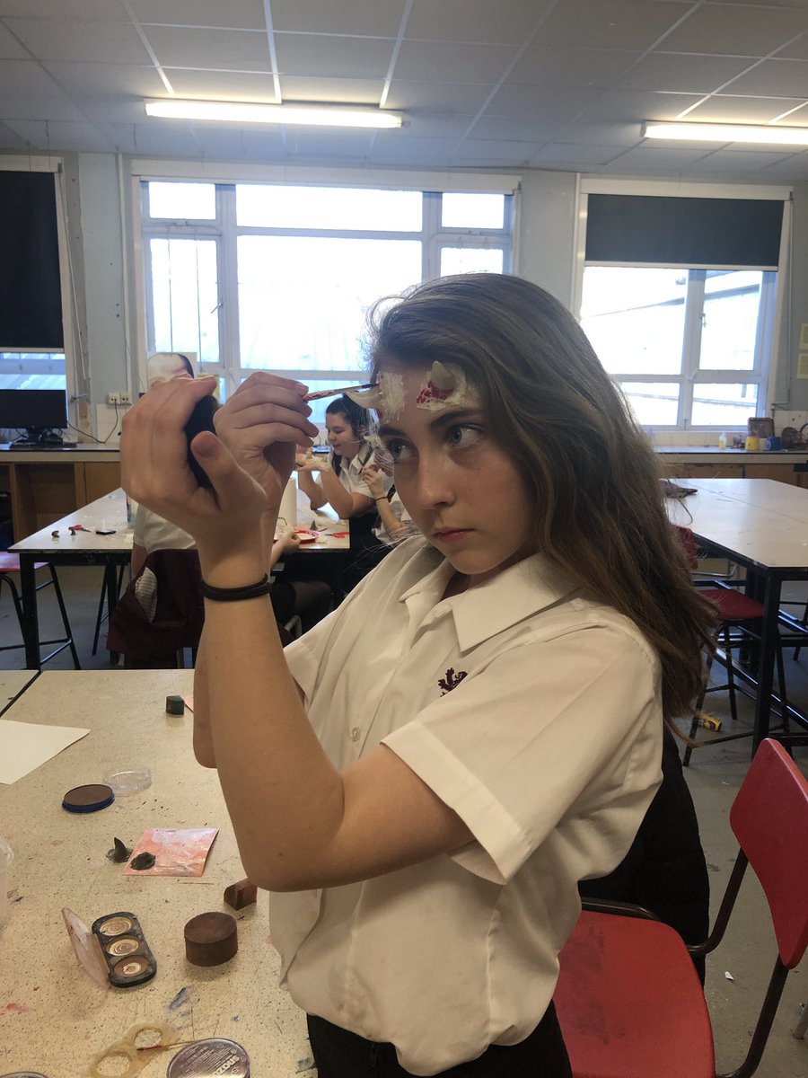 RAAArt2's tweet photo. Some fun horn making tonight in the horror club @RAASchoolGatton  the more gore the more fun 😈 #blood https://t.co/jsXkhG9Sph
