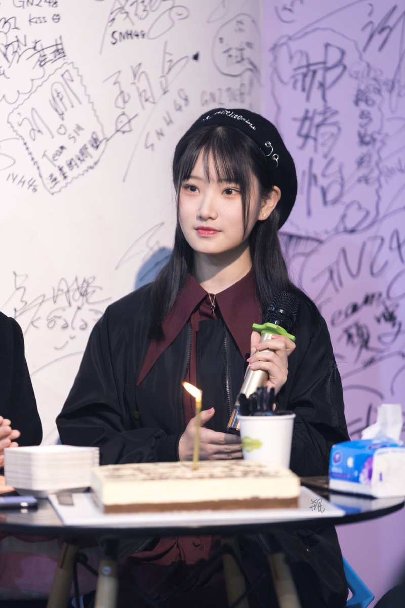 gnz48archive's tweet photo. — xiao wenling 💛 NIII队*:･ﾟ
     ↳ #肖文铃 #GNZ48 https://t.co/sQe5d1ix8t