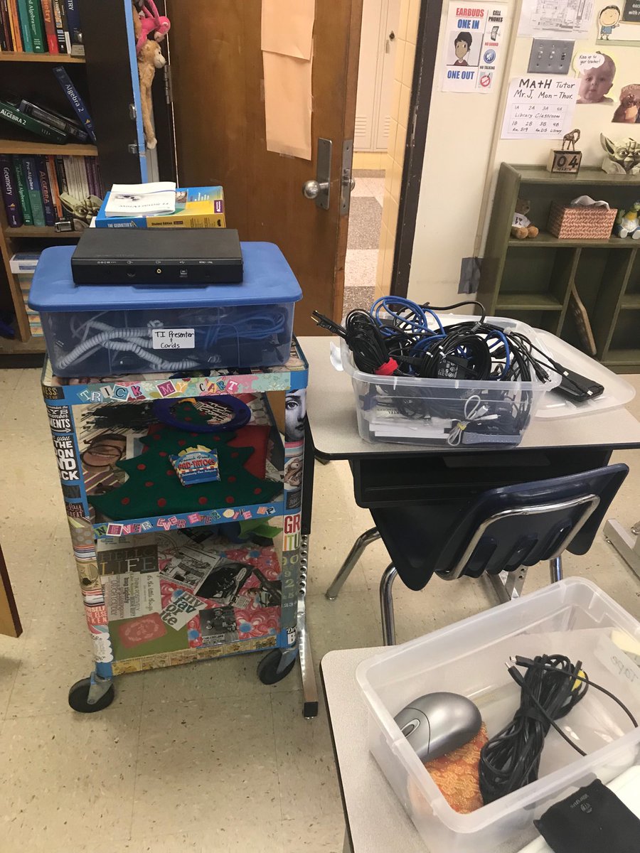 cindyedwards613's tweet photo. #cleanpa Do you think I have enough electronic archaic chords? https://t.co/1YA9Fl25Ng