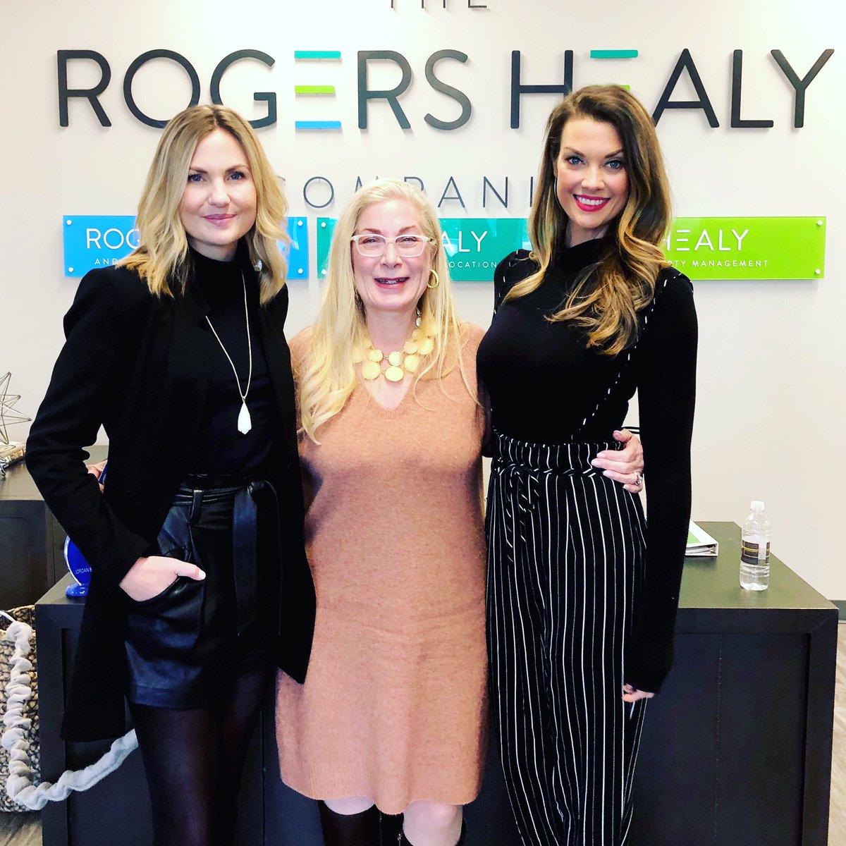 ModelRealtors's tweet photo. We’ve had the pleasure of meeting every designer you can name, a plethora of rock stars, and more than a few heads of state, but never have we been more ⭐️struck than today. So excited to hear the one and only @candysdirt dish on all things #RealEstate. https://t.co/cF8Sdpg1FW