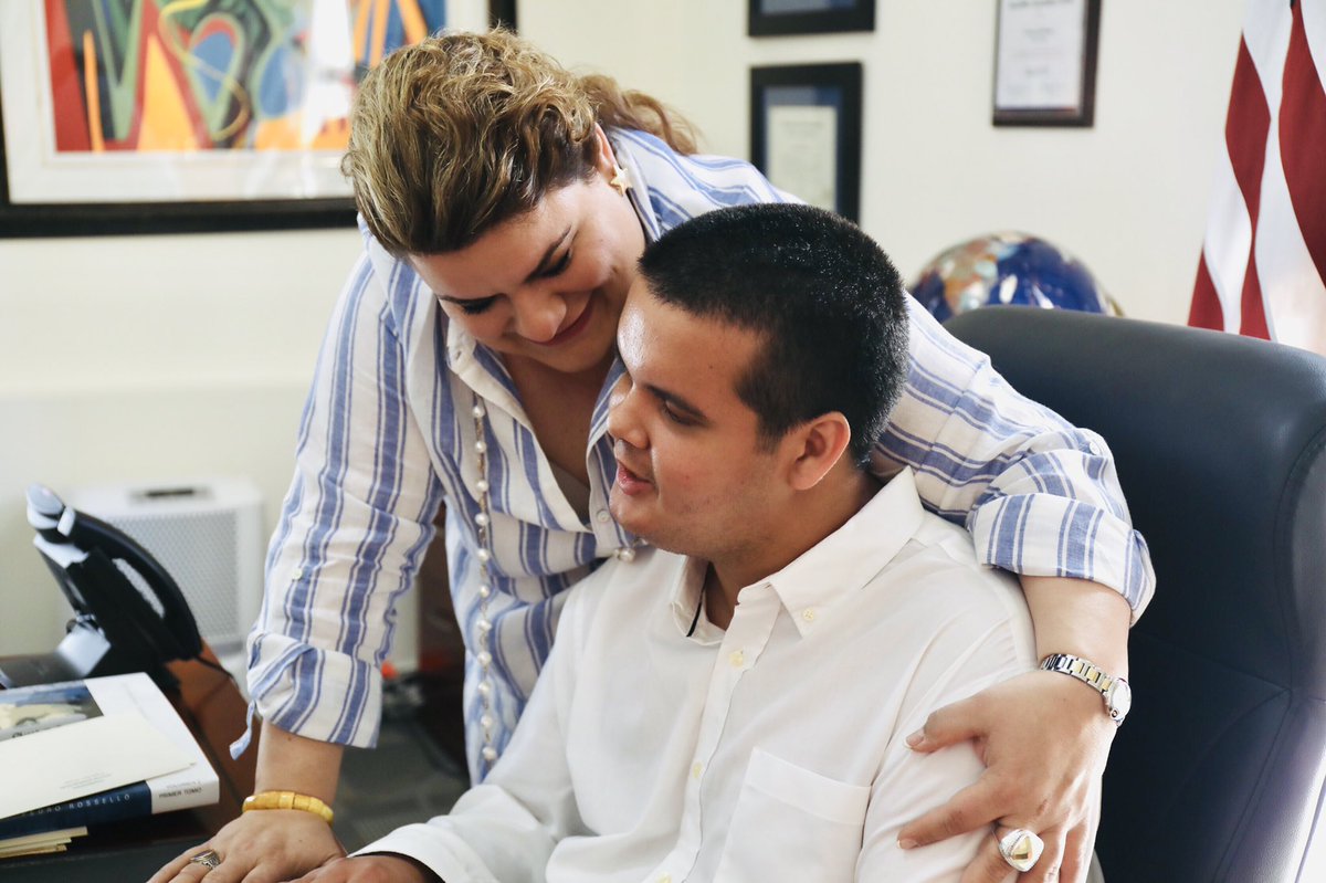 Jenniffer's tweet photo. Gian Luis es un joven que me robó el corazón, valiente, de alma noble, con energía, que ante las necesidades que pueda tener le da una gran sonrisa a la vida. Todo un campeón sobreviviente de cáncer. Mucha Salud!! https://t.co/J1Fq6Ld9pw