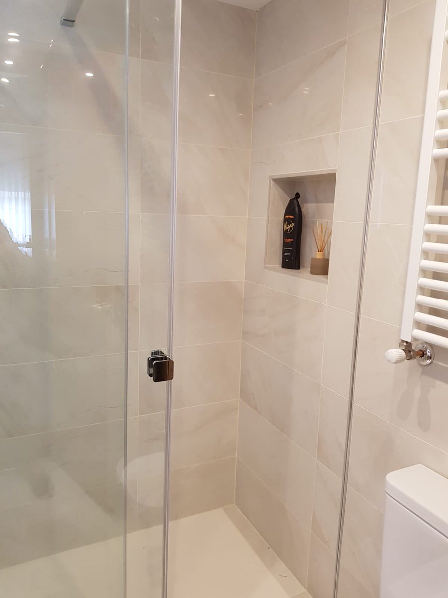 welliskai's tweet photo. #bañosmodernos #reformasdebaños #ReformasJm #reformatuhogar https://t.co/4yAJP8Gqwk