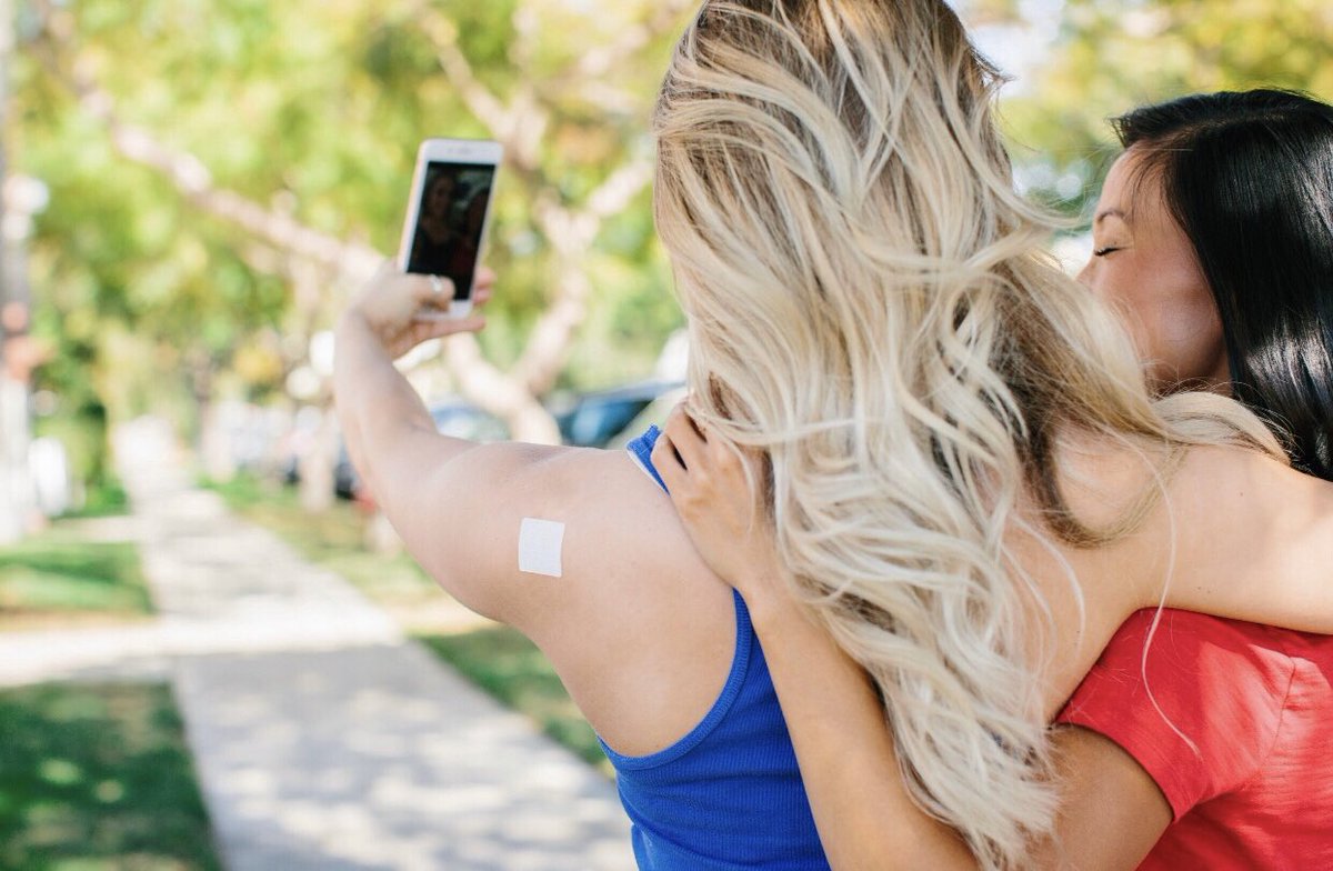 OhanaPatch's tweet photo. Happy Monday! Don’t forget to do something healthy today. Take a walk, drink more water, and put on your daily vitamins!! 🙌🏽❤️💯 @ohanapatch 

•
•
•
•
•
#ohana #vitamin #vitamins #nutrition #multivitamin #dailynutrients #goodhealth #vitaminpatch #vitaminpatches #patches https://t.co/wa8j1QZglW