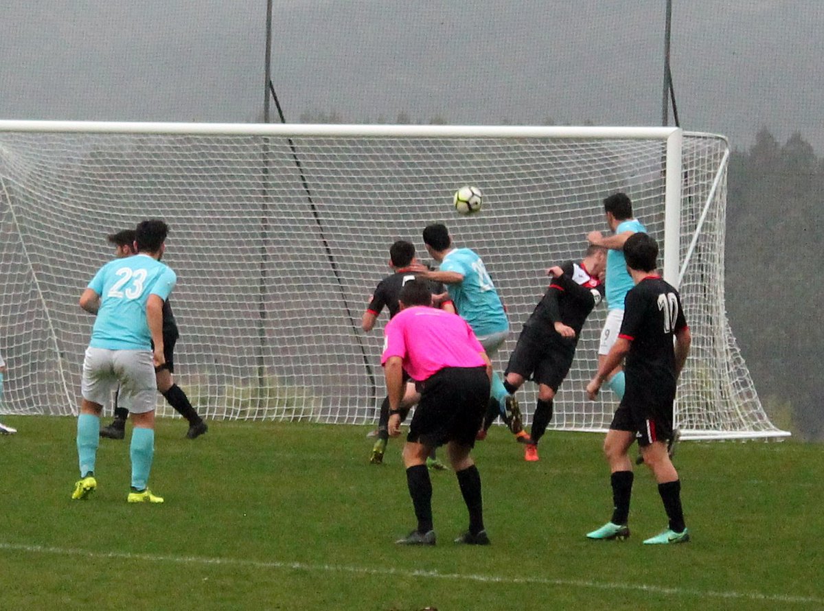 🆕 Onte foi día de partido.

Meira FC 2-1 SDC Cabreiros

(Farra e Jorge) 

#ForzaMeira 💙