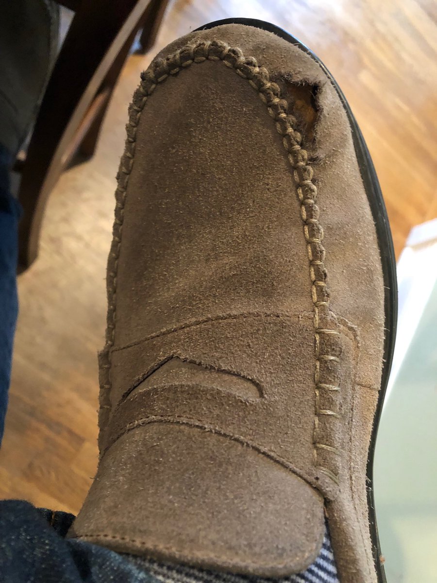herniaguru's tweet photo. Very disappointing customer service from ⁦@colehaan⁩ 
Shoes tore at seam.  3 months of emails with CH Customer service. Unwilling to exchange. https://t.co/o20JjwnlW2