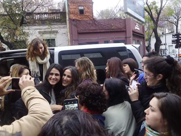 aremlucia's tweet photo. Que orgullo me da seguir a alguien que no se mete con nadie, una persona tan humana, amorosa, respetuosa..¡que llegó a donde esta a base de trabajo, esfuerzo, dedicación y amor! Sos merecedora de todo lo lindo, que lo bueno te acompañe siempre ❤️🇦🇷 #EstaSiEsMalú https://t.co/kKpJCJq0nm