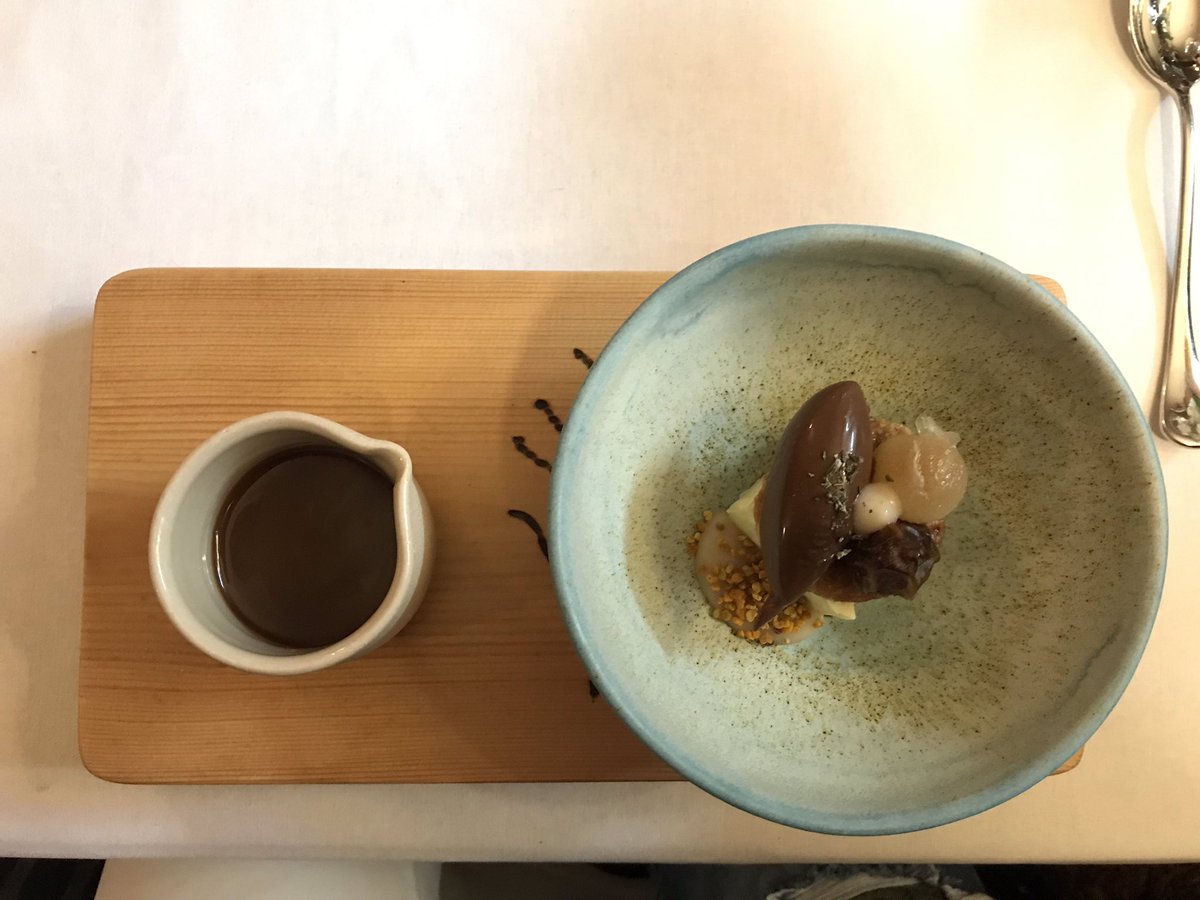 LeviVolansky's tweet photo. Excellent food and staff! Thank you @andrewpern @TheStaratHarome @stephen422smith @evapoppa #tastingmenu #YorkshireVintners https://t.co/qb9zA6UmXc