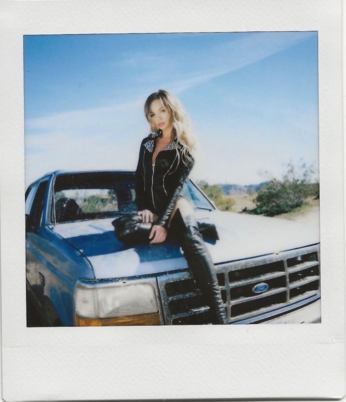 costellslife2's tweet photo. Erika is looking like an absolute slay goddess in her outfit I’m so blessed to have this beautiful, stunning, drop dead gorgeous girl in my life I couldn’t have asked for a better role model and inspiration than her ily❤️ @erikacostell #QueenMusicVideo https://t.co/FpdlknmUfm
