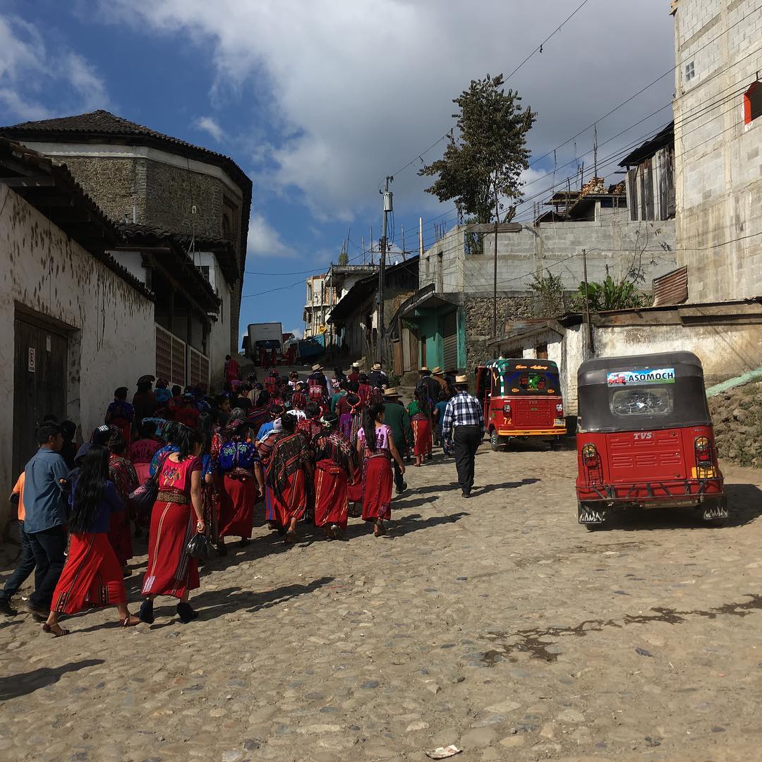 Czerwień. Mój ulubiony kolor ❤️#chajul #ixilmaya #maya #majowie #wpracy #guatemala #guatelinda... dlvr.it/R09Ktn
