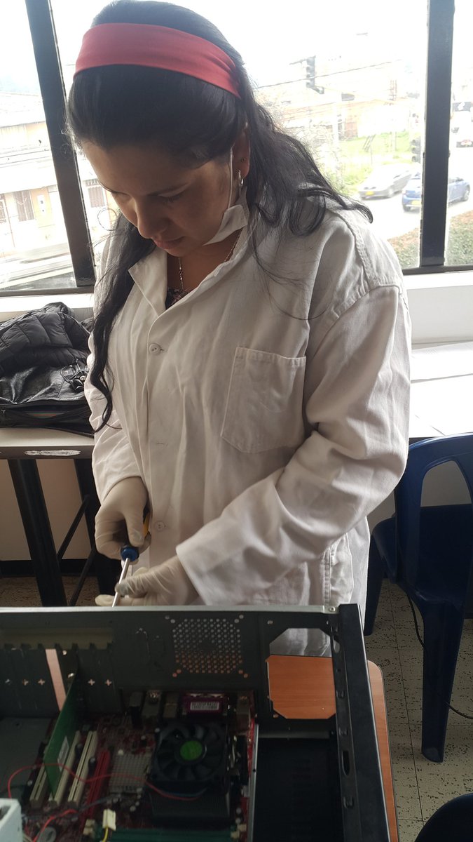 yeseniaknon's tweet photo. #VidaUniversitaria #EnsamblePC2019 @Alex_AparicioR @ClaudioCamiloG1 @RedEUNAD_ @johnfmontes @JaimeLeal_ @UNAD_ZCBOY @UnadChiquinqui1 https://t.co/n7z52yzt0H