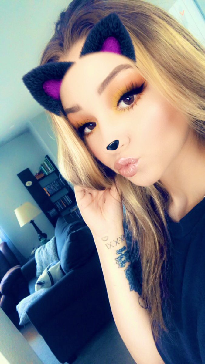 AspenLee12's tweet photo. Facebook seen them first 🤷🏽‍♀️ https://t.co/SjaEq0cB7P