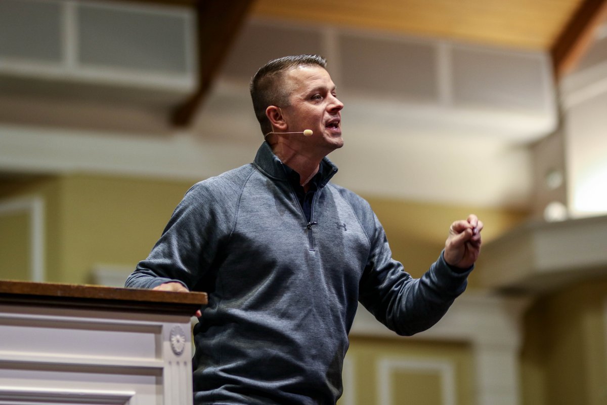 ETBU's tweet photo. Thank you to #ETBUAlumni and New Beginnings Baptist Church Lead Pastor Todd Kaunitz for reminding the #TigerFamily that, "ETBU is a great place to receive an education, but it is an even better place to meet Jesus." #ETBUChapel @ETBU_Alumni https://t.co/YlgaDn1KvO