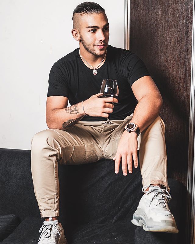 ManuelTurizoMTZ's tweet photo. ADN 🧬 🐺 con un vino 🍷 https://t.co/rMa9HlipD7