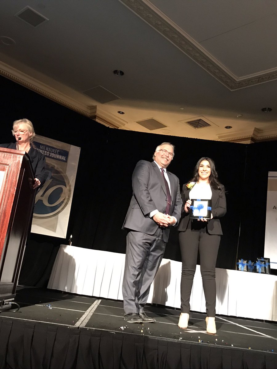 Now we are recognizing Vanessa Vasquez of <a href="/CarmenEagles/">Carmen Eagles</a> #MBJ40U40