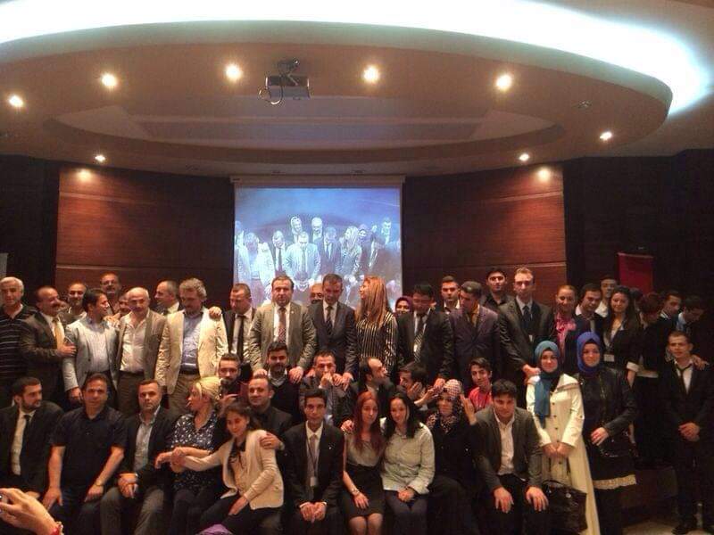 GhdGenelMerkez's tweet photo. Konuşan , Sorgulayan , Üreten....
Yere Düşen Ekmeği Öpüp Alnına Koyan...
Manevi Değerlerine Sahip Çıkan....
Ülkesinin ve Gençlerin Geleceğine Sahip Çıkan
O Gençlik Yeniden Geri Geliyor.....
Yeni Yönetim , Yeni Kadrolar ve Yeni Hedefler İle Sahaya İniyoruz. https://t.co/NjQAb8hInp