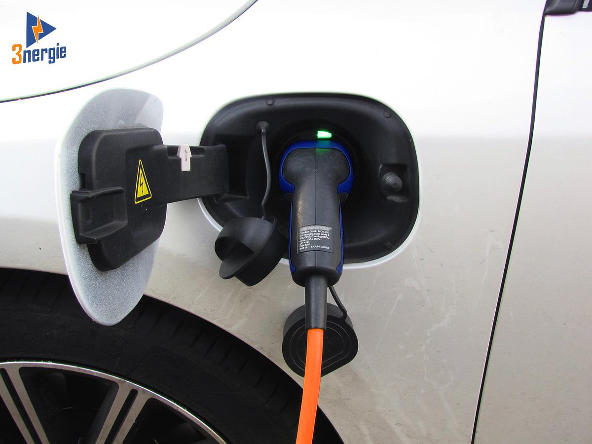 Laadpaal verplicht in 2020 voor bedrijven

Eigenaren van nieuwe of gerenoveerd bedrijfspanden moet verplicht investeren in laadpalen.

<a href="/3nergieNL/">Energie | 3nergie</a> geeft een toelichting op deze maatregel

3nergie.nl/blog/laadpaal-…

#laadpaal #parkeerplaatsen
#energietransitie #EnergiekeZaak