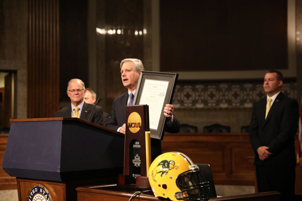 NDSUfootball's tweet photo. Our day in Washington is complete. Thanks to @POTUS and @SenJohnHoeven for the opportunity of a lifetime in our nation's capital. #NDSUinDC https://t.co/HZOPnx6N16