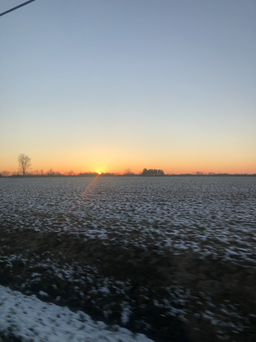 clarkjr2's tweet photo. @KevinHarned @RyanHokeWAVE3 sun set in Custer Ky https://t.co/bKUKFtW5Zy