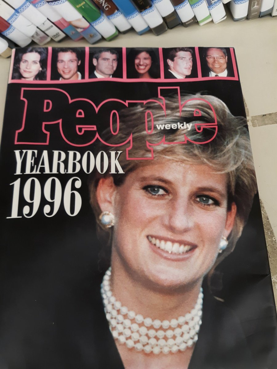 amundazaGT's tweet photo. Woo hoo!  The #RubyCute mugs from @bigredwavenow arrived  today!  Thank U #SCOTUS for offering them again.

Annnd my daughter and I picked up these 2 books from 1995 Life (baby Caroline w/dad 1958) and 1996 People (JFK Jr. giving 👍)

#ScotusMerch
#limitededition
#JFKJr
#POTUS https://t.co/40mnW28SyA