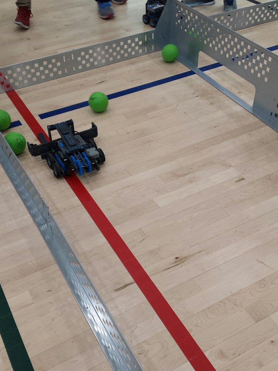 SD40ProD's tweet image. Come see the innovative tech items you can use in your classroom tonight at the New West Schools Innovate fair from 4 to 6 pm at Fraser River Middle. #sd40learns